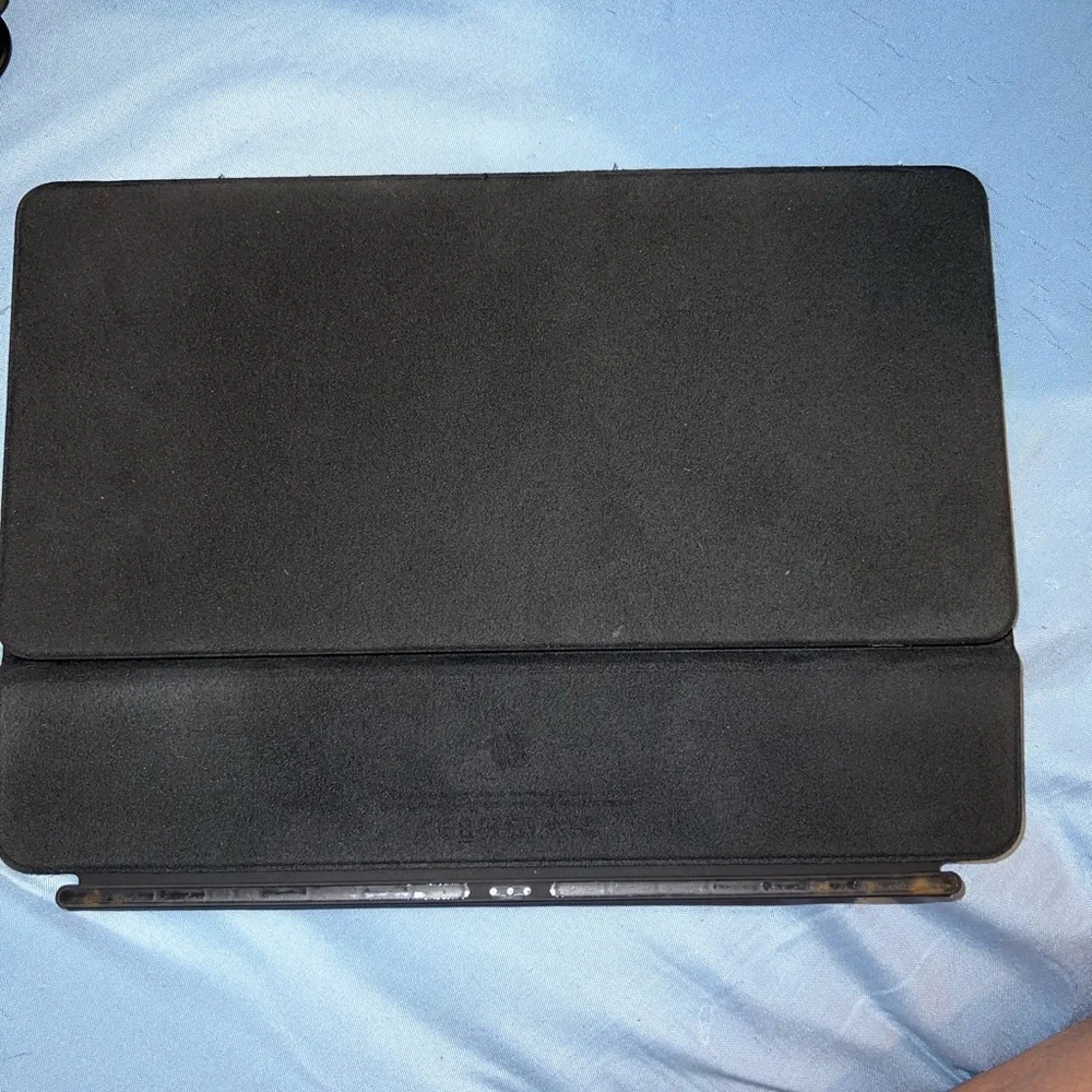 USED APPLE IPAD SMART KEYBOARD FOR IPAD AIR 3